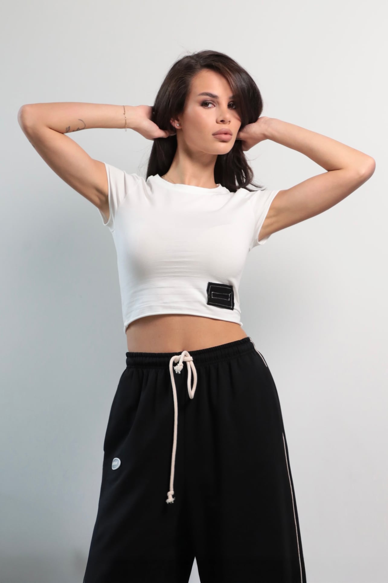 KARMA top cropped / Negru Jet