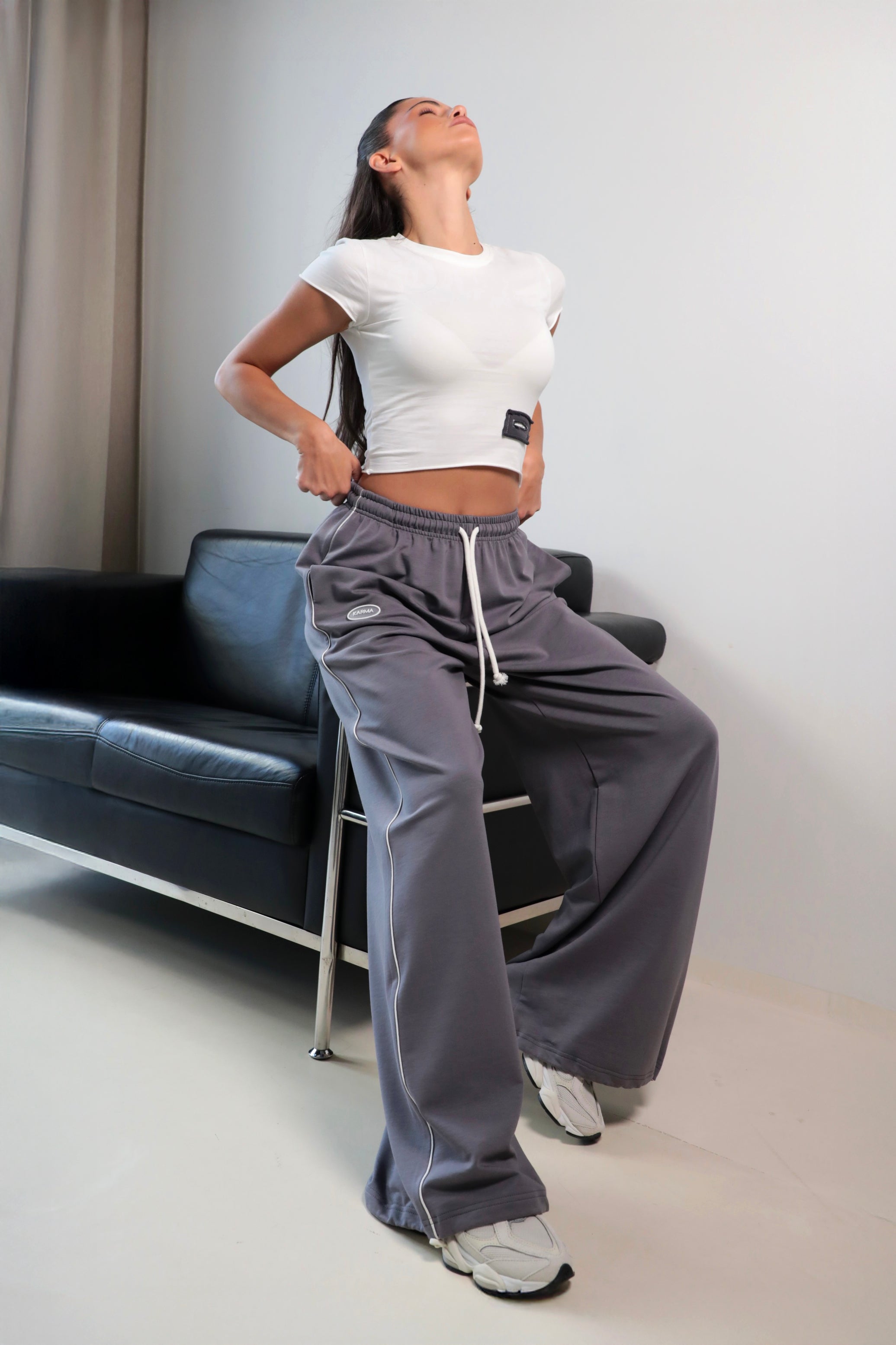 Pantaloni Jogger Karma / Fum grafit