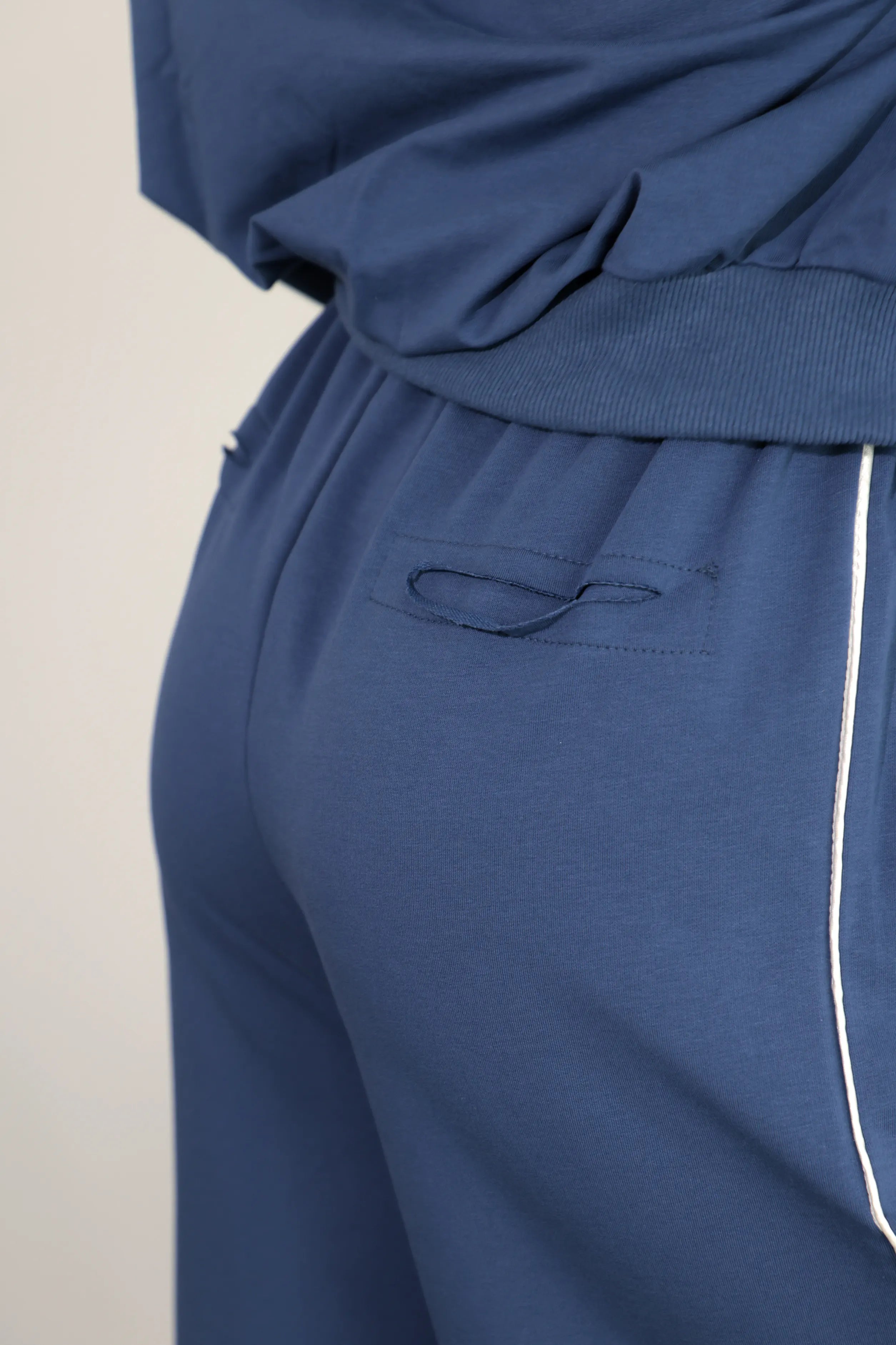 Set Boundaries / Navy Blue