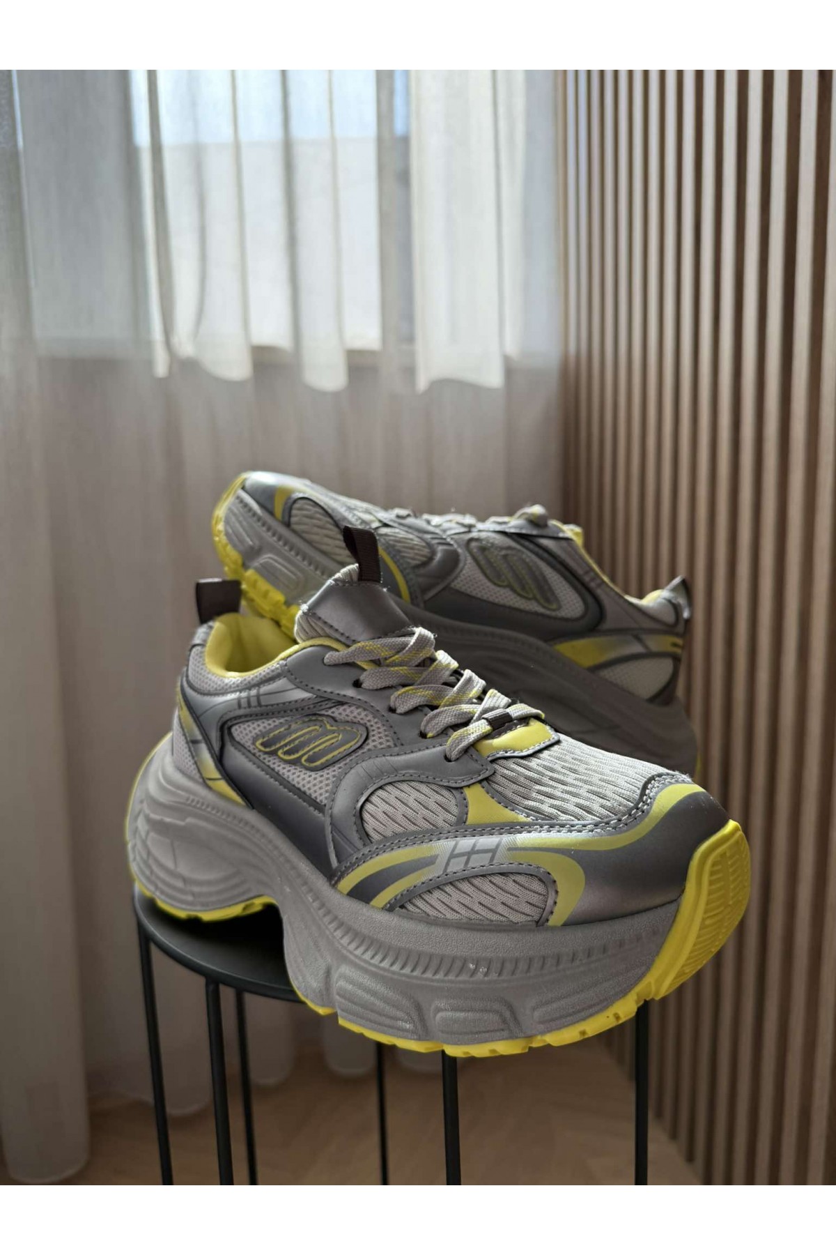 Sneakers Essentials / Gray&Bananna