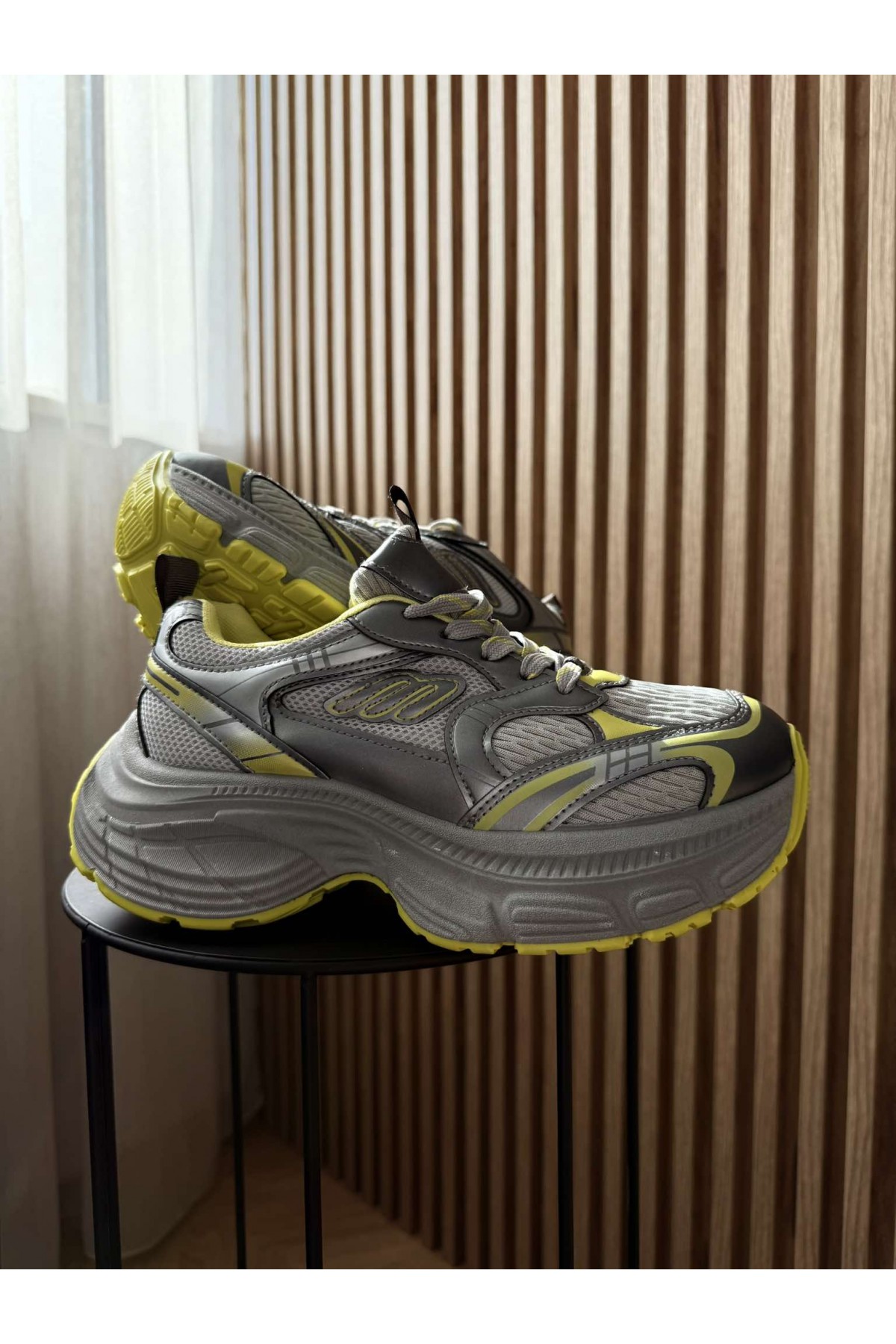 Sneakers Essentials / Gray&Bananna