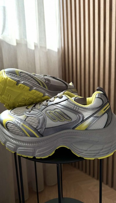 Sneakers Essentials / Gray&Bananna Sneakers Essentials / Gray&Bananna