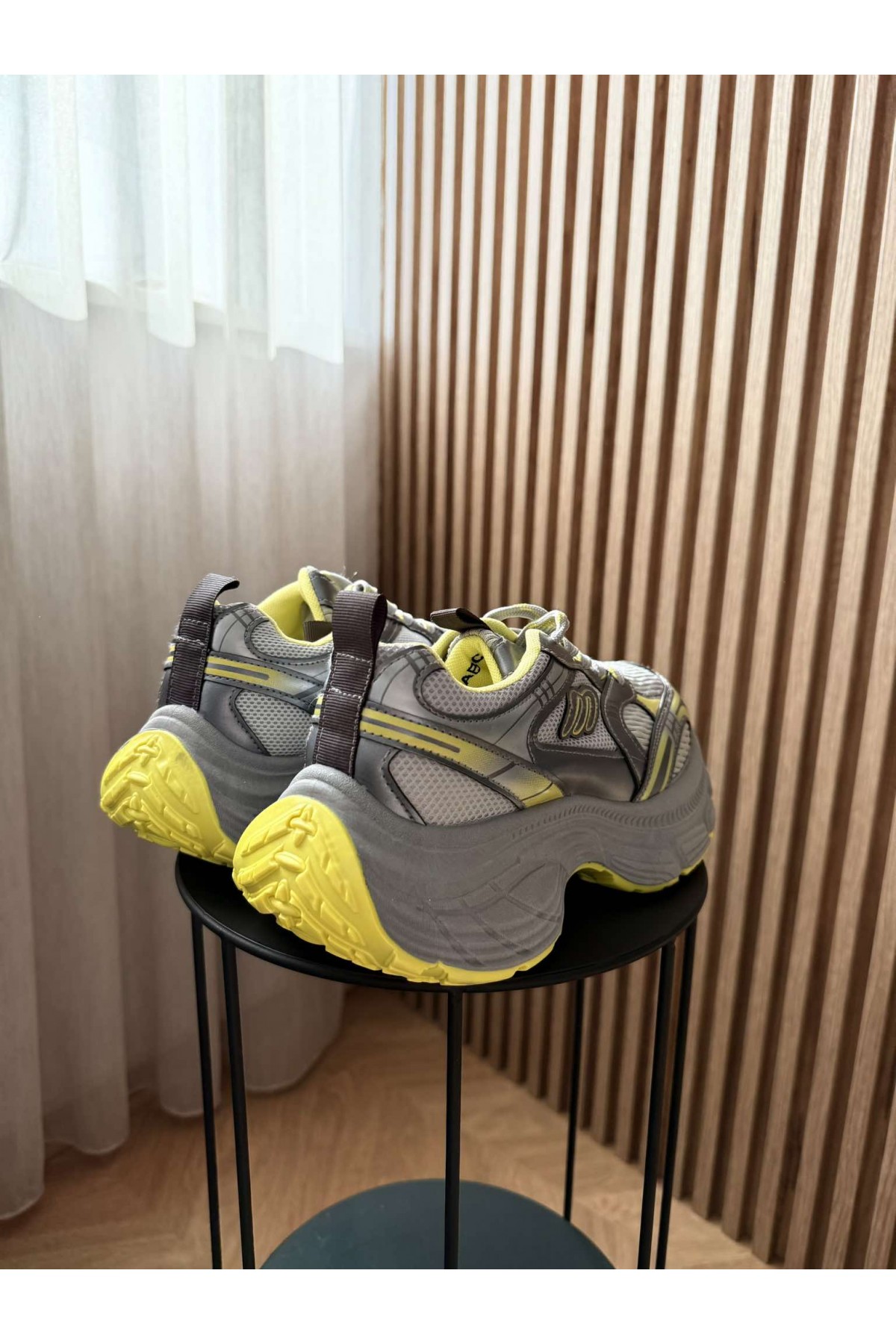 Sneakers Essentials / Gray&Bananna