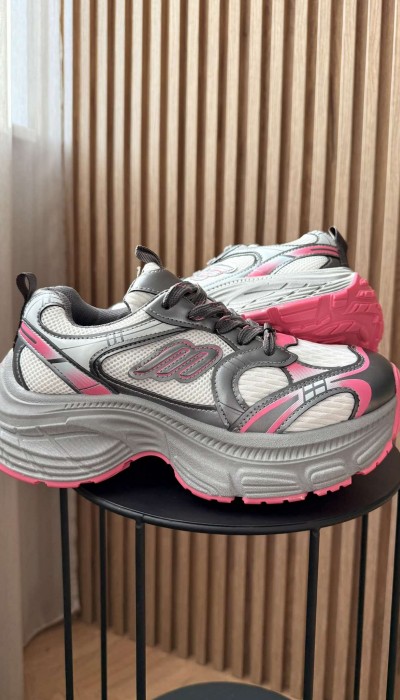 Sneakers Essentials / Gray&Berry Sneakers Essentials / Gray&Berry