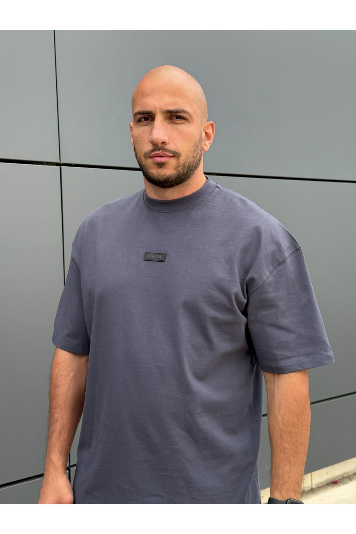 The Basic t-shirt / Graphite