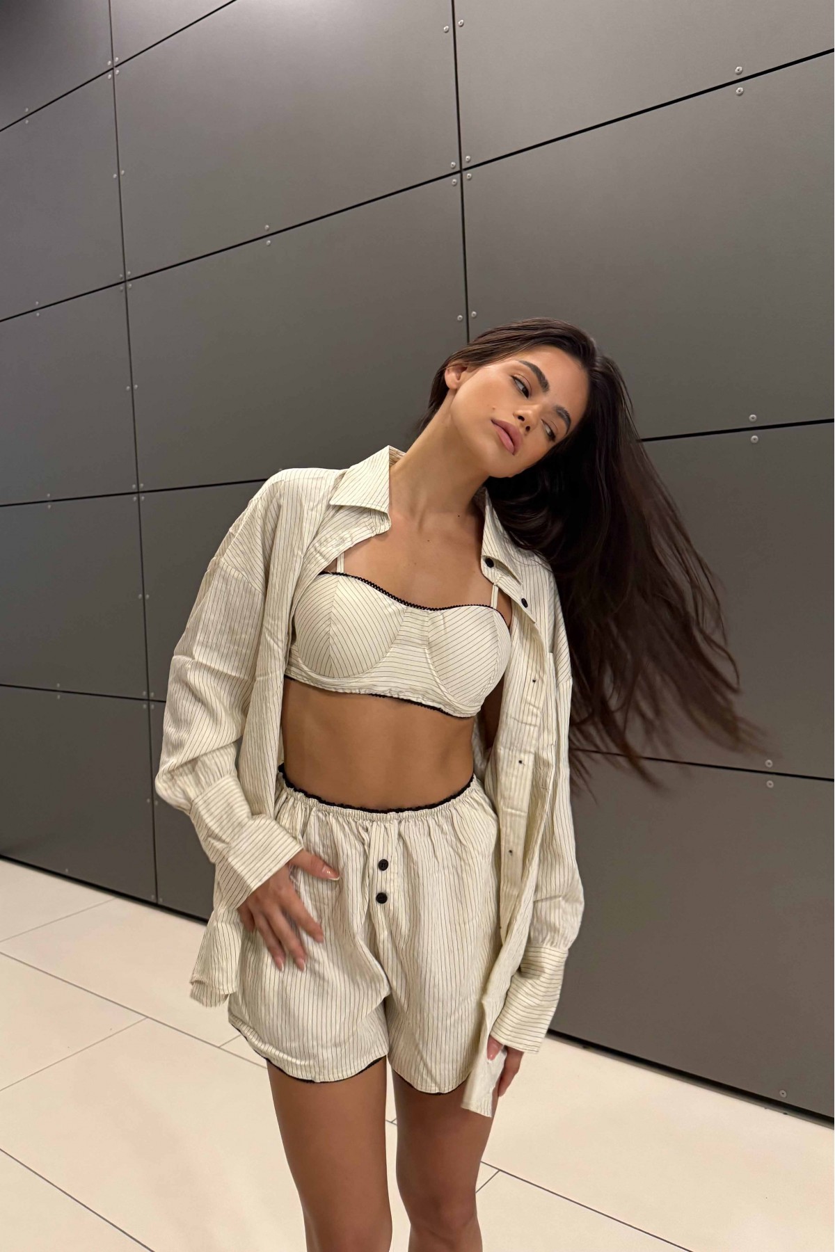 Къс сет Finding yourself / Beige Къс сет Finding yourself / Beige