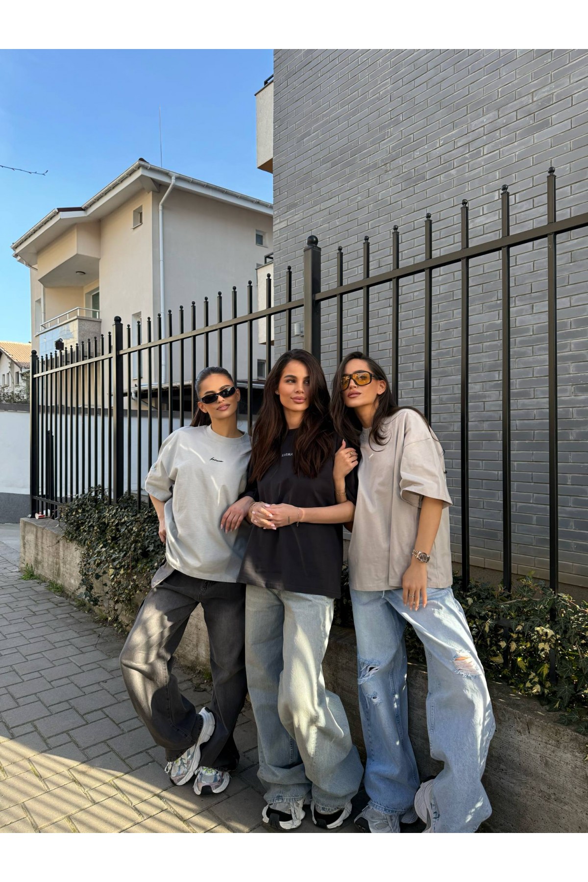 T-shirt Make Art, not war / Disco ball