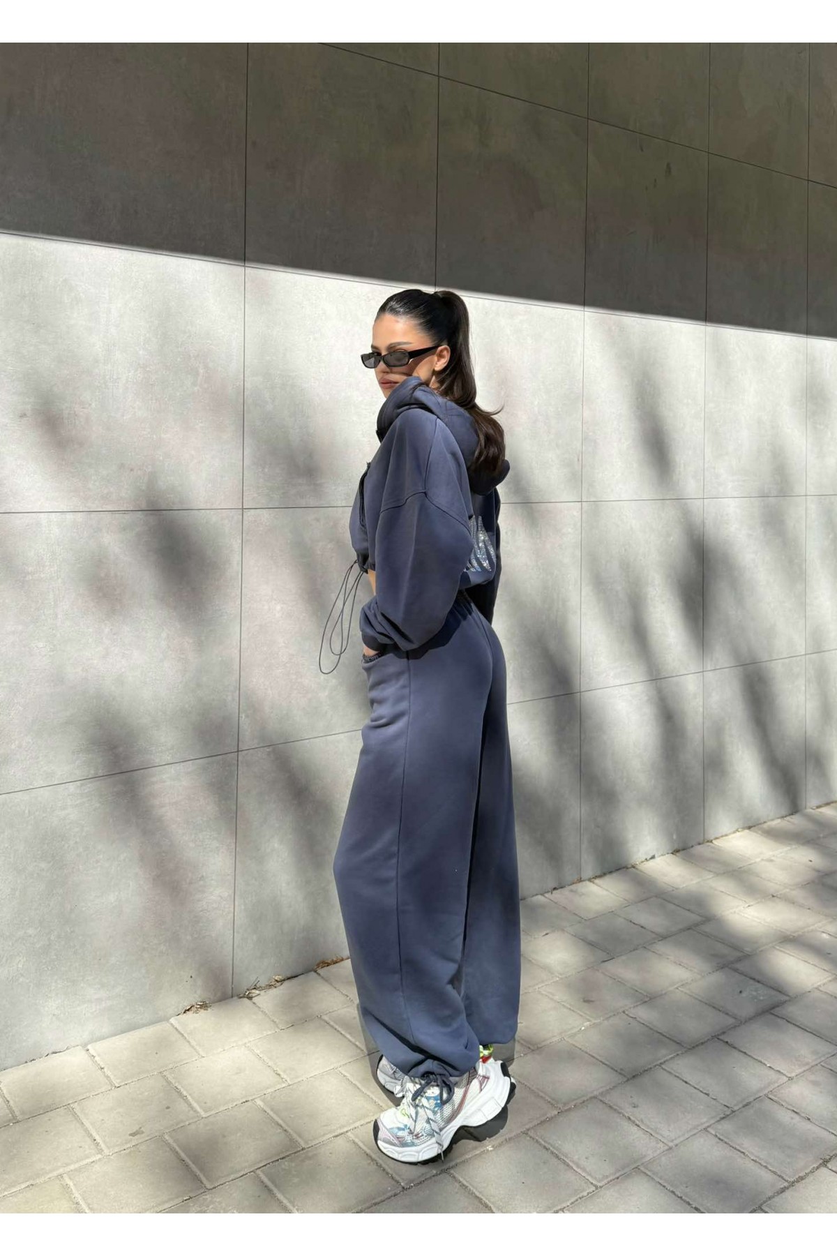 Set Inspired / MOONLESS