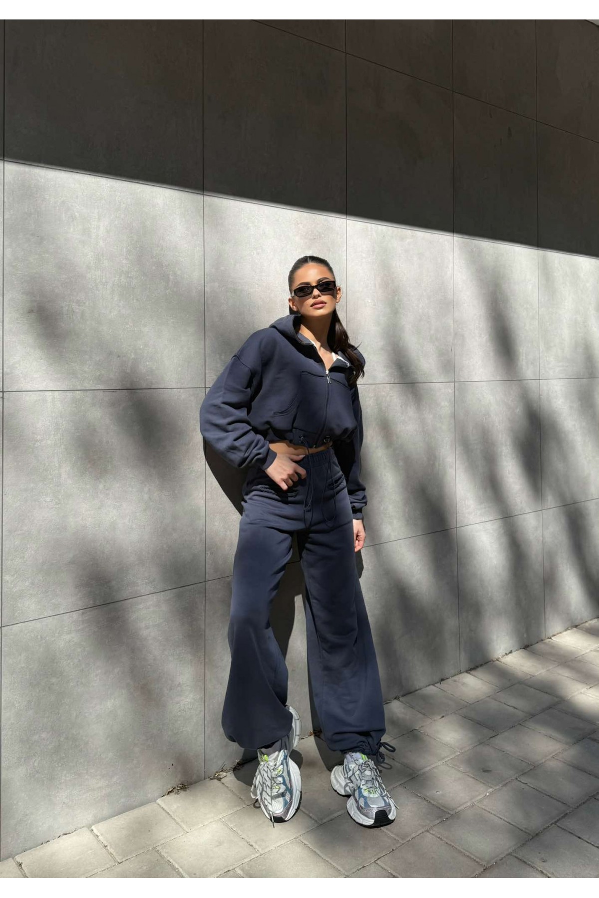 Set Inspired / MOONLESS