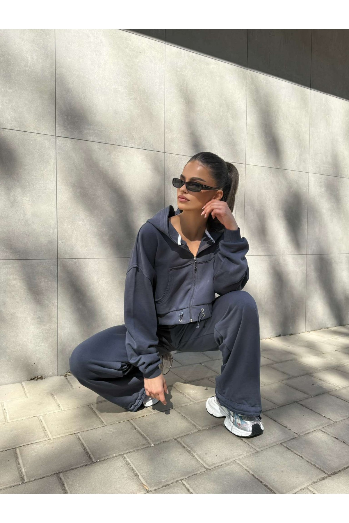 Set Inspired / MOONLESS