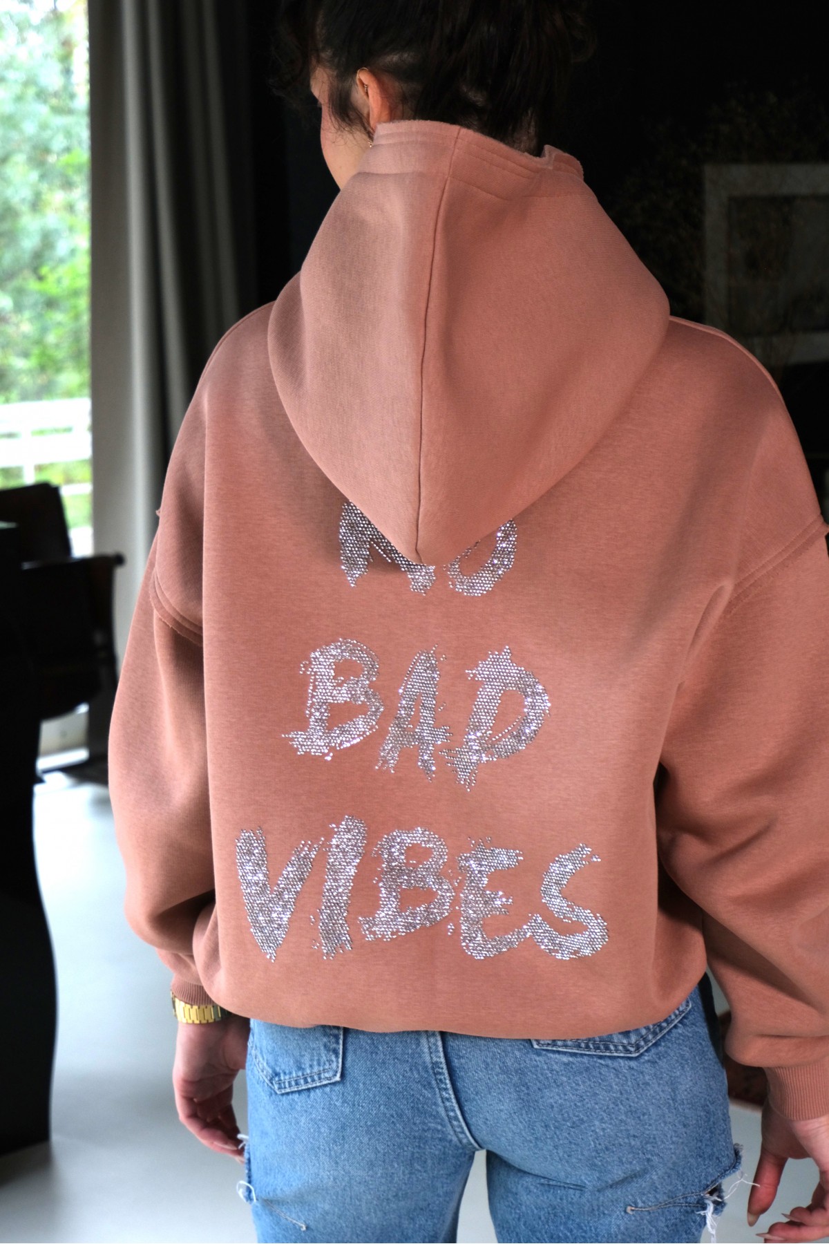 Hoodie NO BAD VIBES / Warm brown