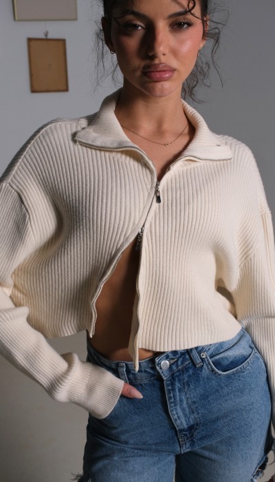 Пуловер Stay Cozy / Vanilla Cream Пуловер Stay Cozy / Vanilla Cream