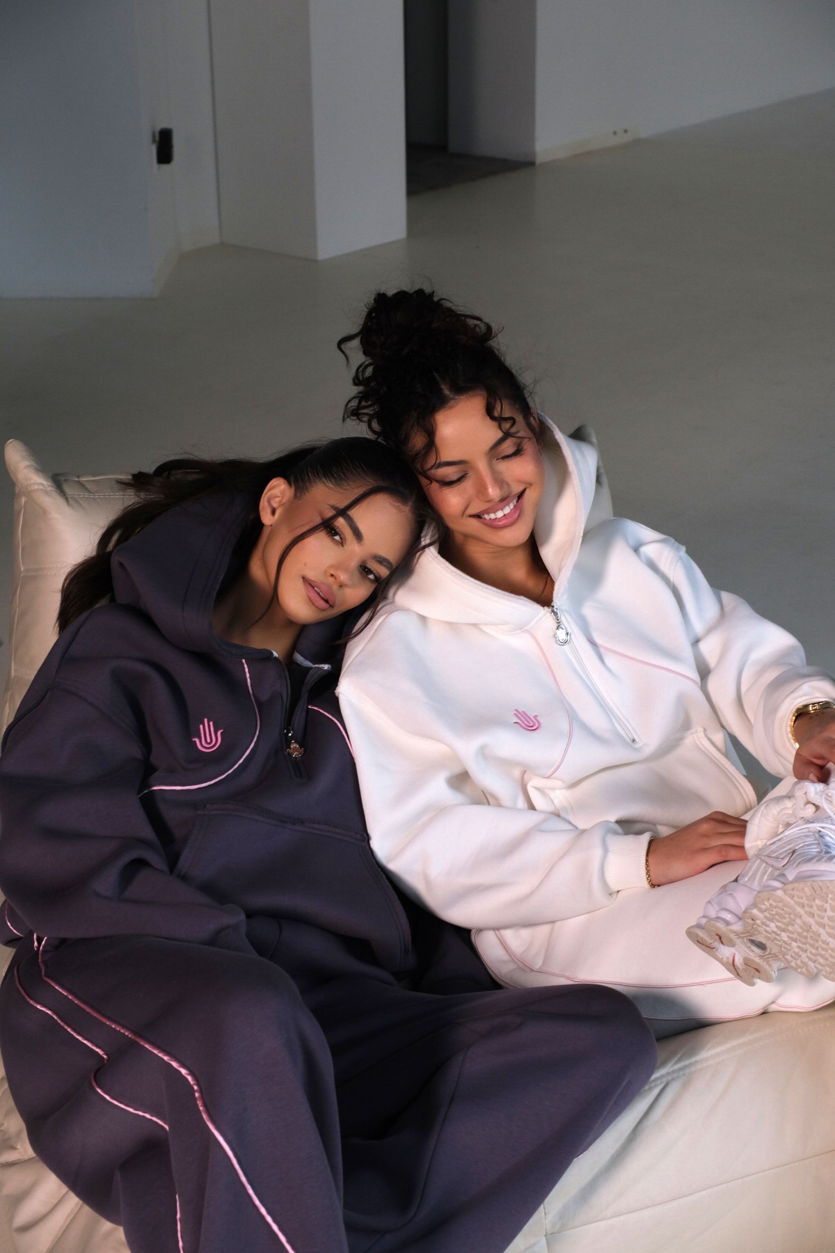 Set MUSE by KARMA / Off White