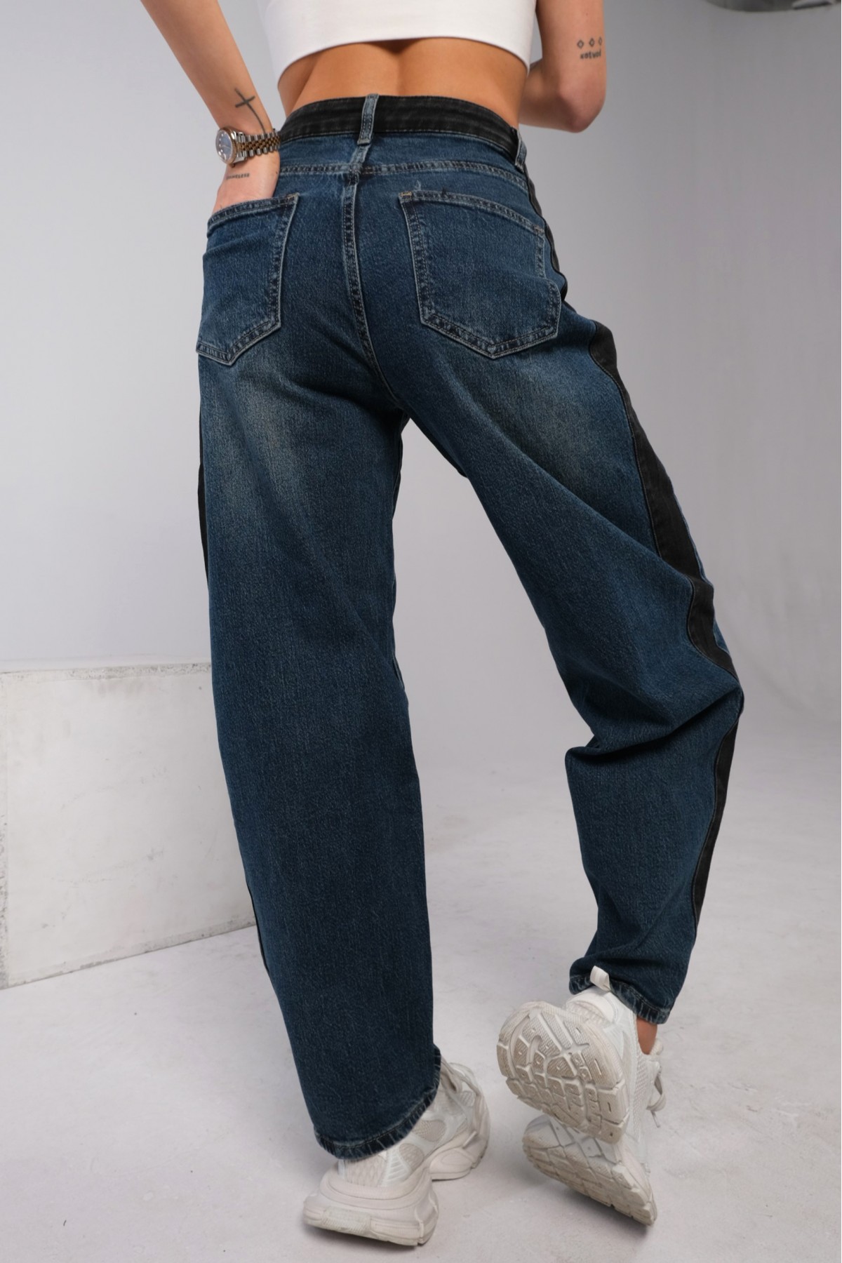 Essential Jeans